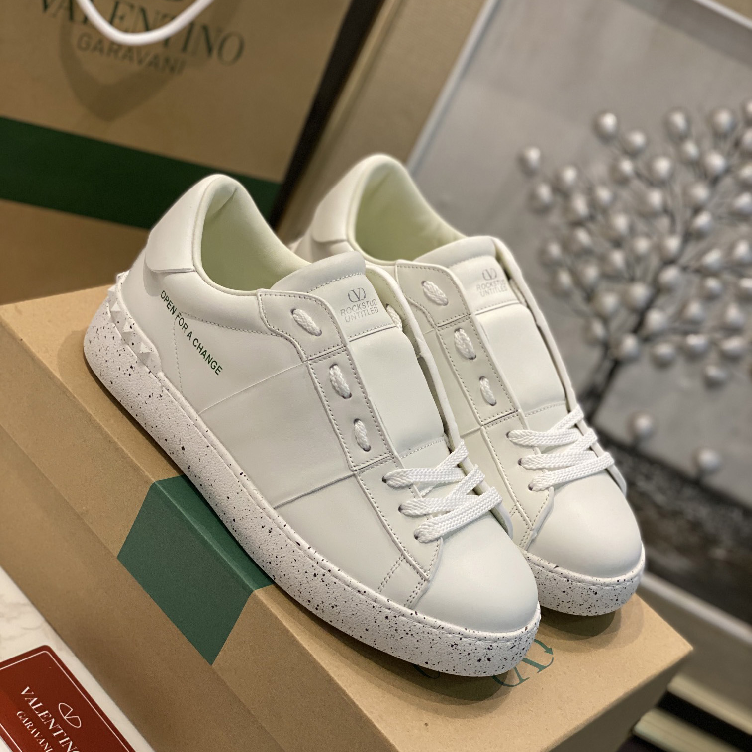 Valenti  Open For A Change Sneaker In Bio-Based Material In White - EUR FASHION