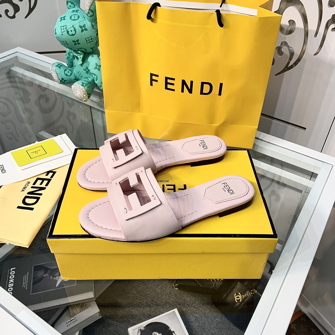 Fendi Signature Pink Leather Slides - EUR FASHION