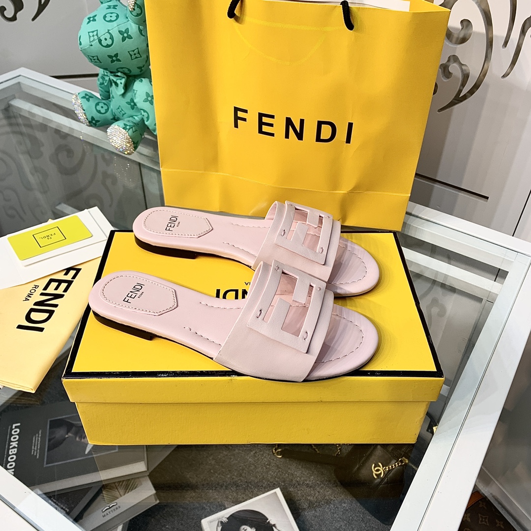 Fendi Signature Pink Leather Slides - EUR FASHION