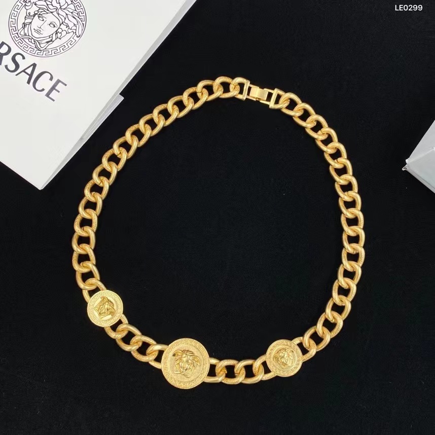 Versace Medusa Necklace - EUR FASHION