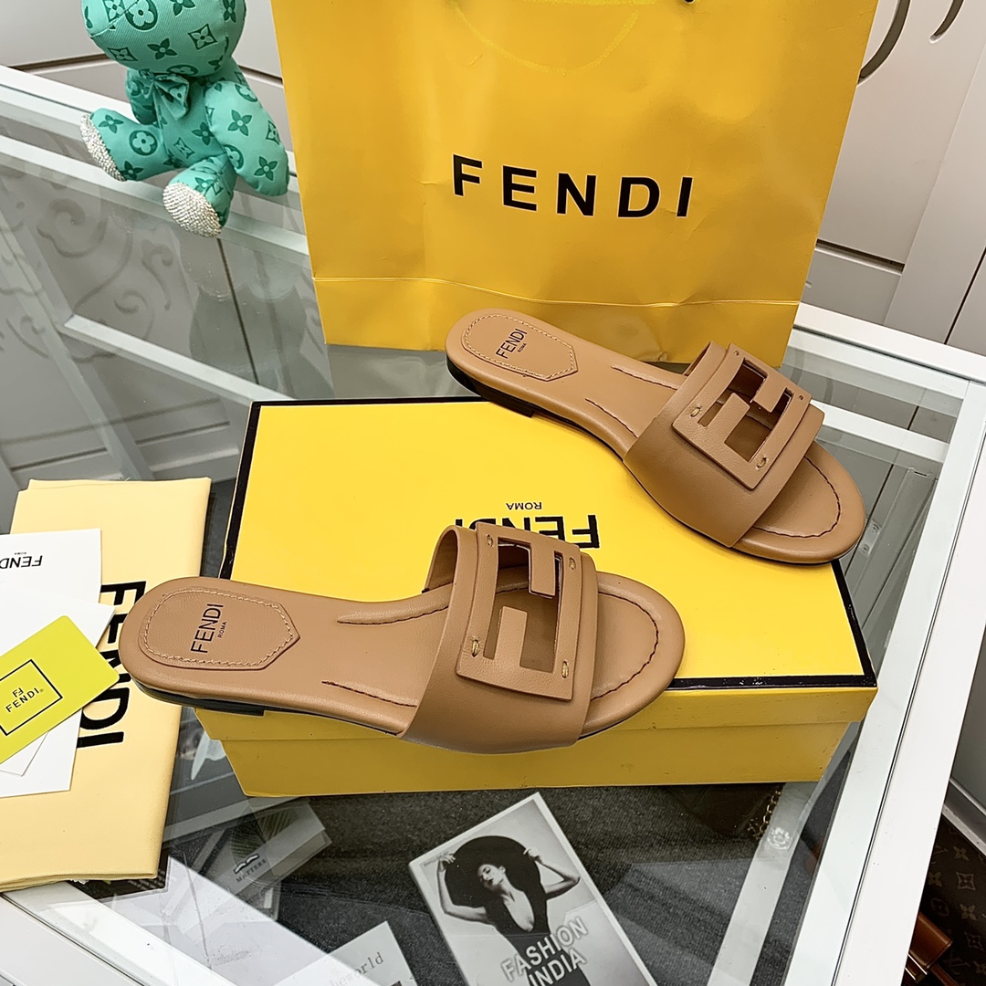 Fendi Signature Brown Leather Slides - EUR FASHION