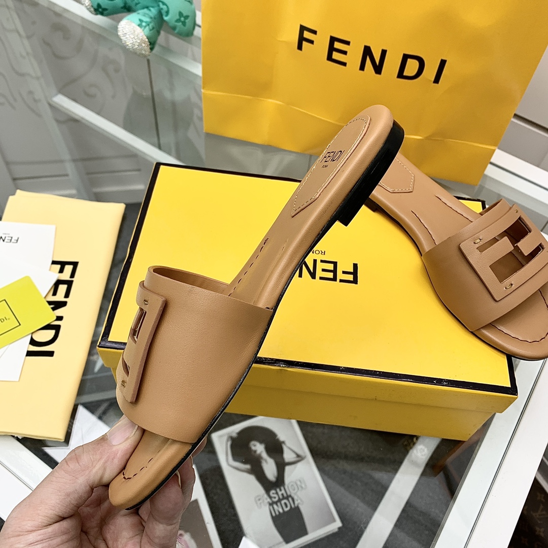 Fendi Signature Brown Leather Slides - EUR FASHION