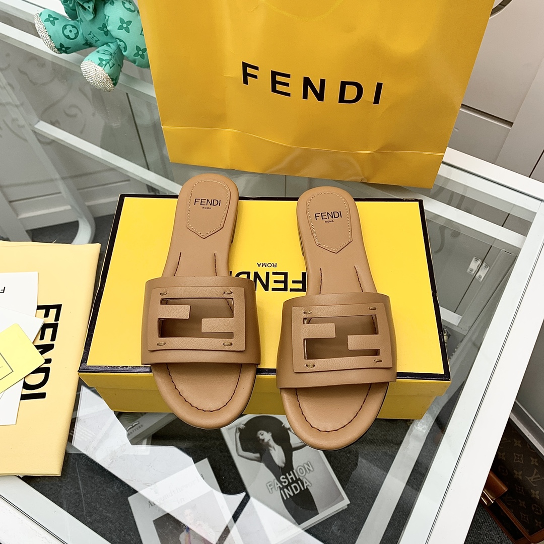 Fendi Signature Brown Leather Slides - EUR FASHION