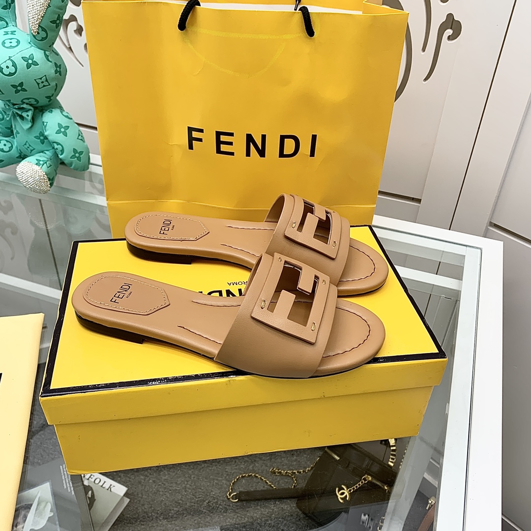 Fendi Signature Brown Leather Slides - EUR FASHION