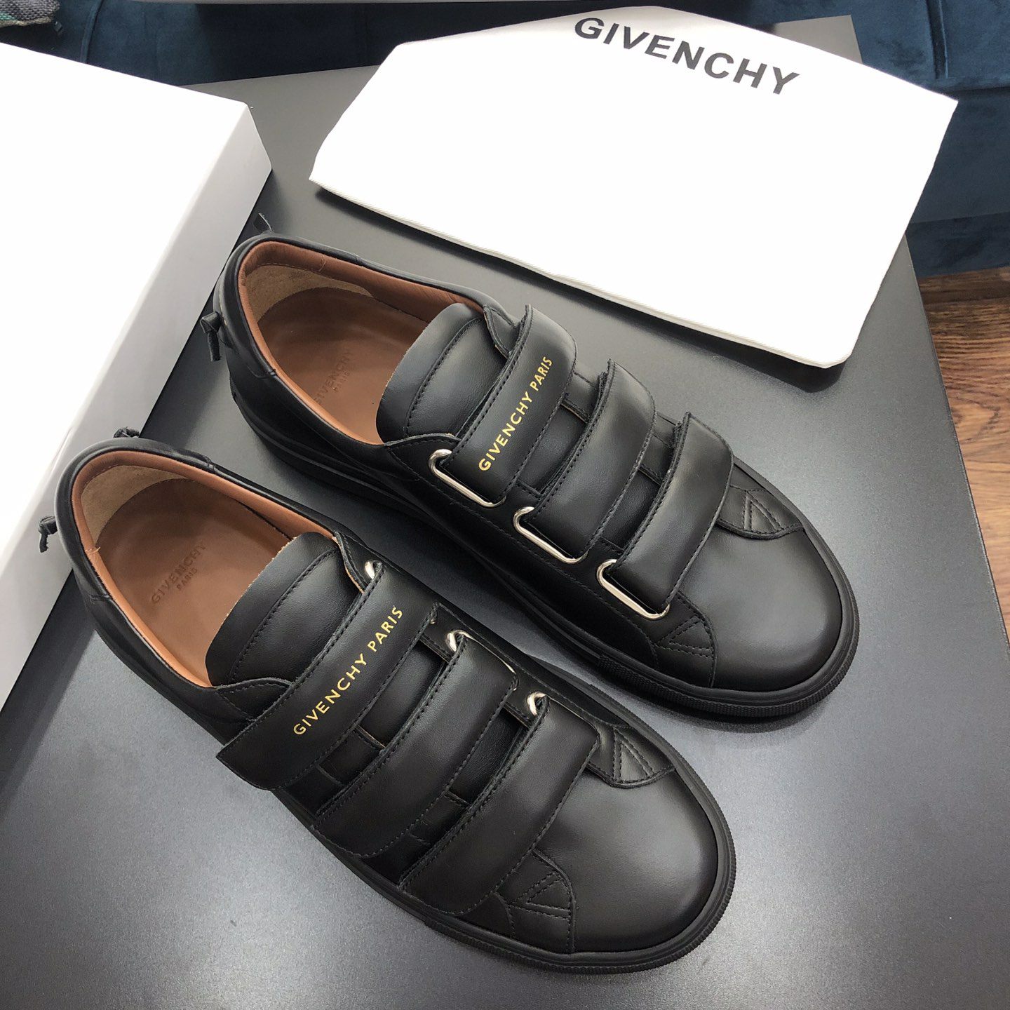 Givenchy Urban Leather Sneakers - EUR FASHION