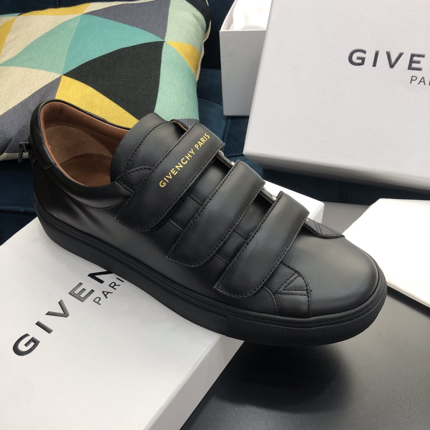 Givenchy Urban Leather Sneakers - EUR FASHION