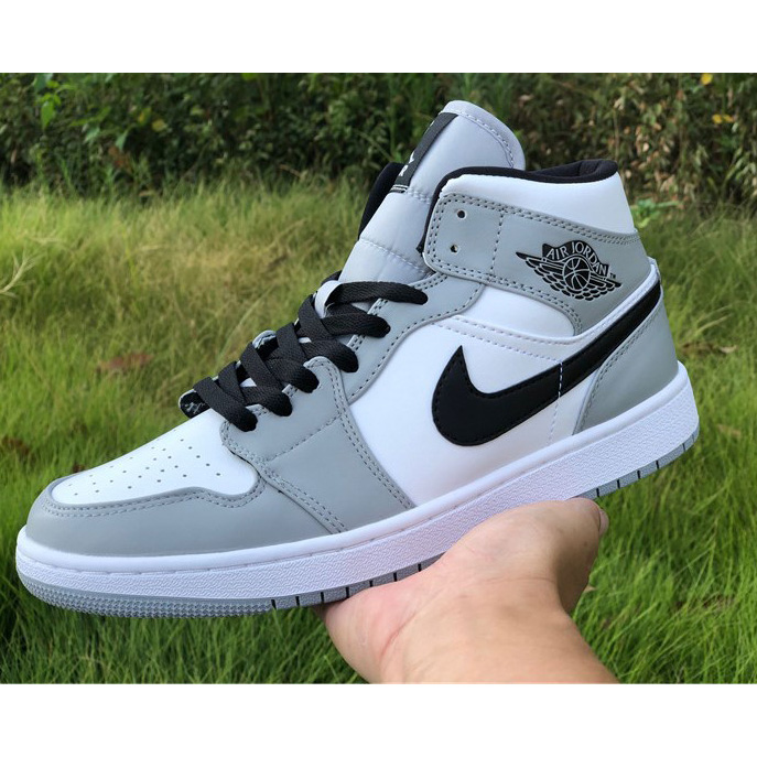 Air Jordan 1 Mid “Light Smoke Grey” Sneaker - EUR FASHION