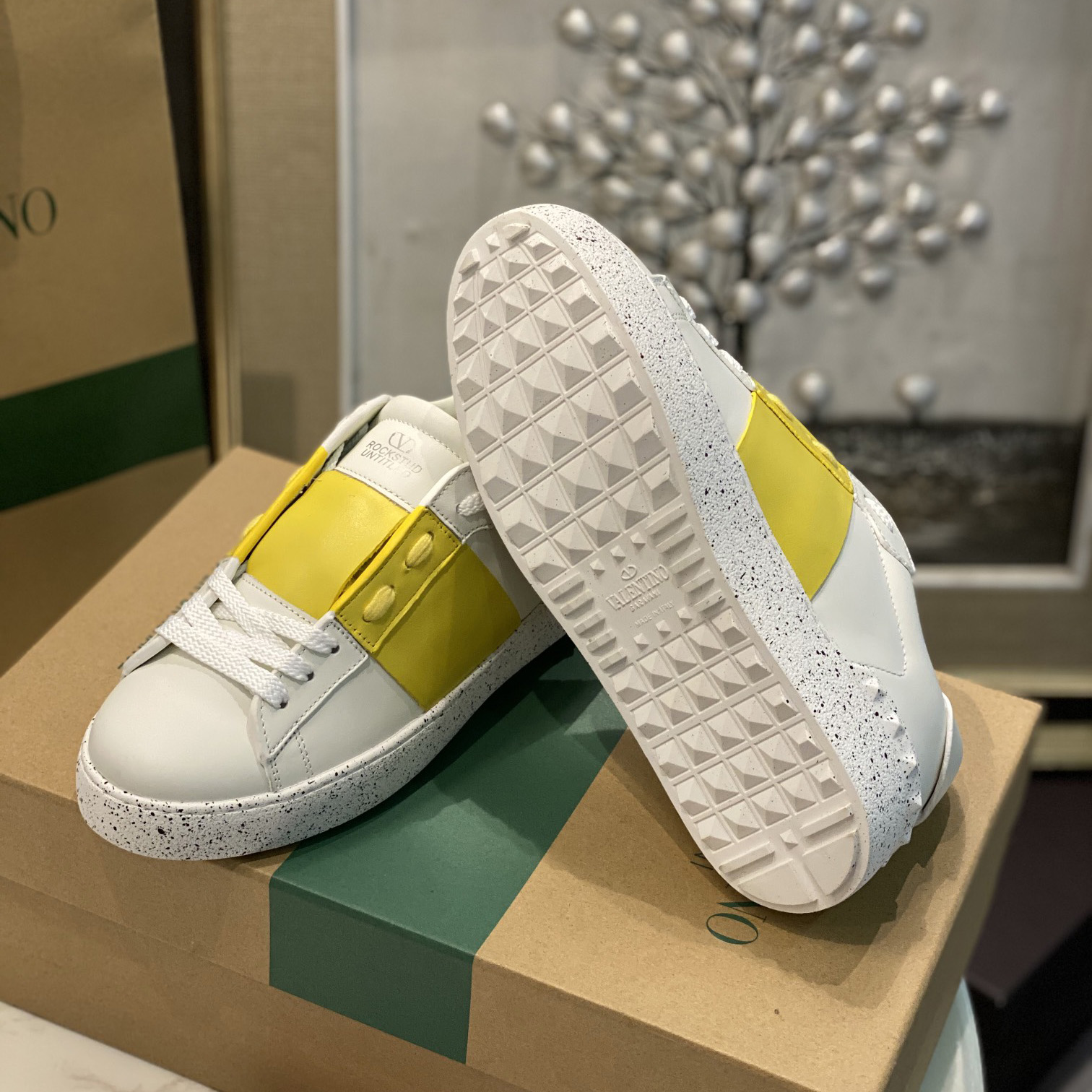 Valenti Open For A Change Sneaker In Bio-Based Material In White/Lemon Cream - EUR FASHION