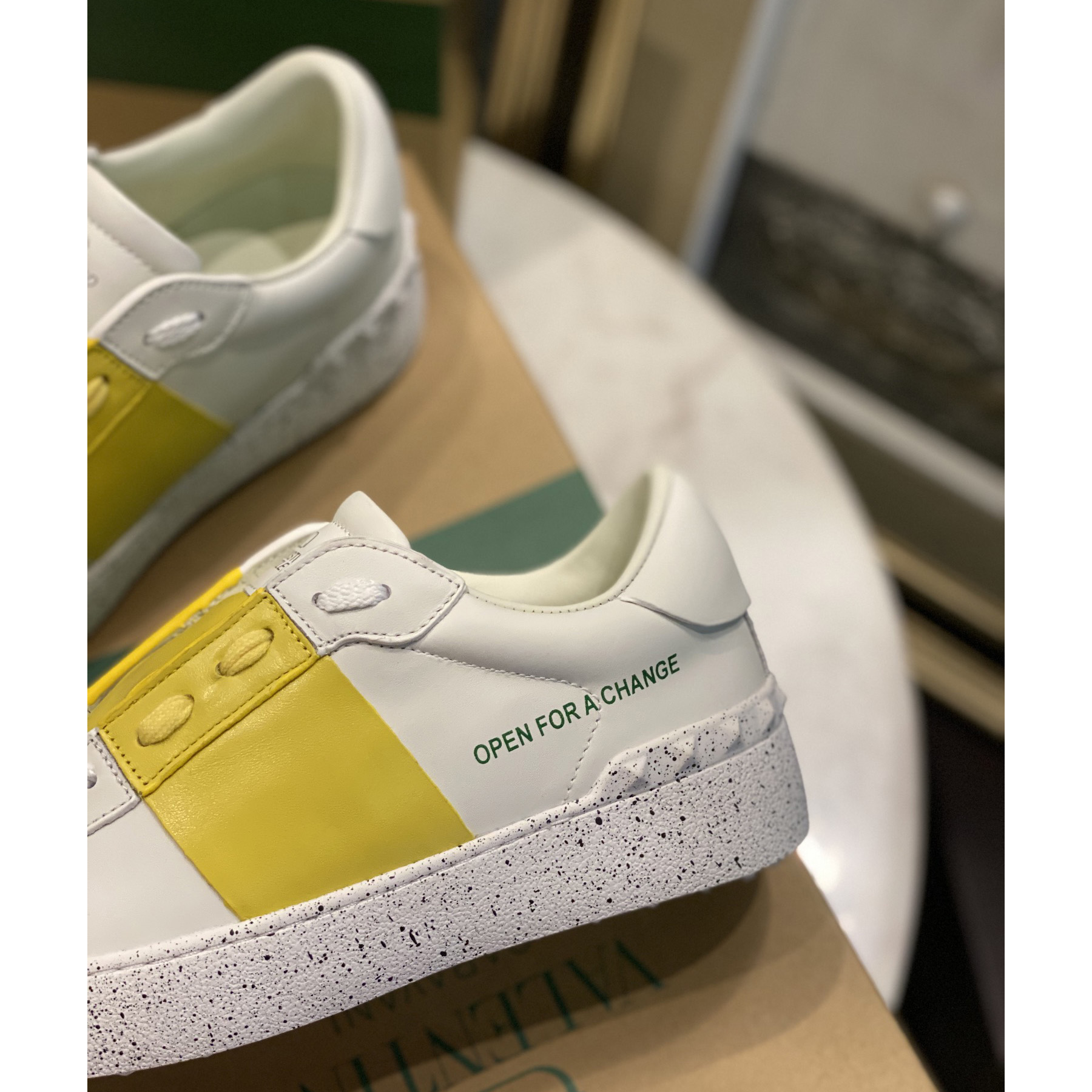 Valenti Open For A Change Sneaker In Bio-Based Material In White/Lemon Cream - EUR FASHION