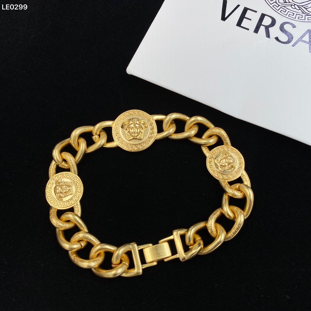 Versace Medusa Bracelet - EUR FASHION