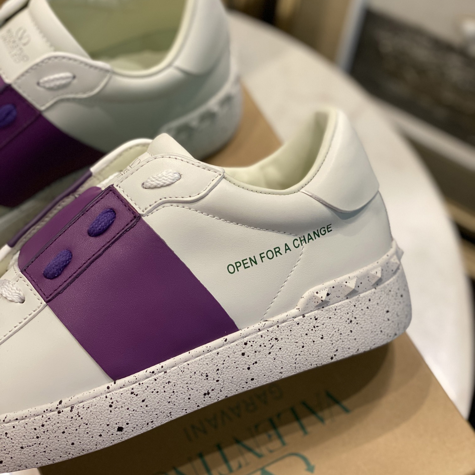 Valenti Open For A Change Sneaker In Bio-Based Material In White/Sunset Purple - EUR FASHION