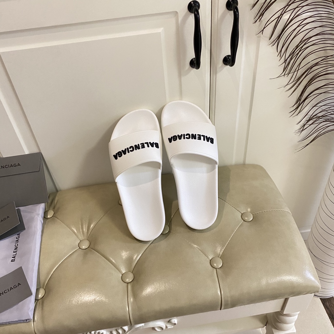 Balenciaga Pool Slide Sandal In White Smooth Rubber With Black 3D Balenciaga Logo - EUR FASHION