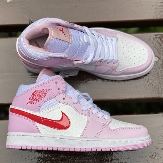 Nike Wmns Air Jordan 1 Mid