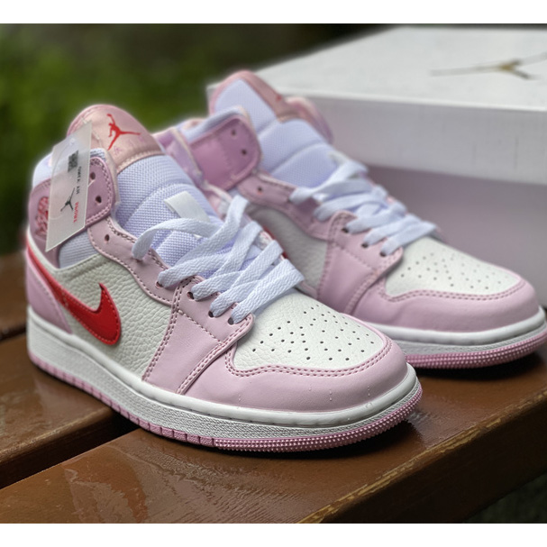 Nike Wmns Air Jordan 1 Mid