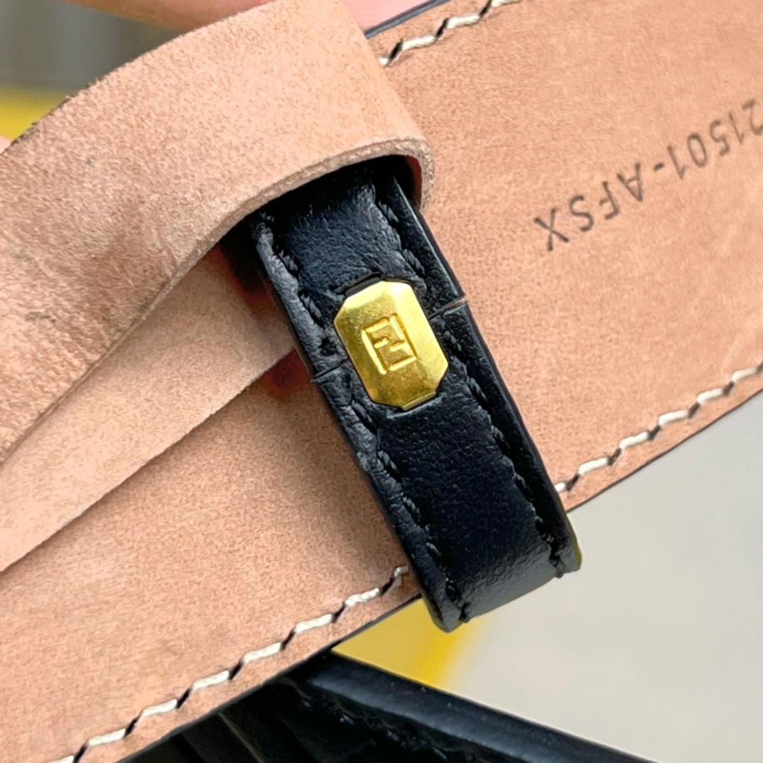 Fendi Leather Belt  - EUR FASHION