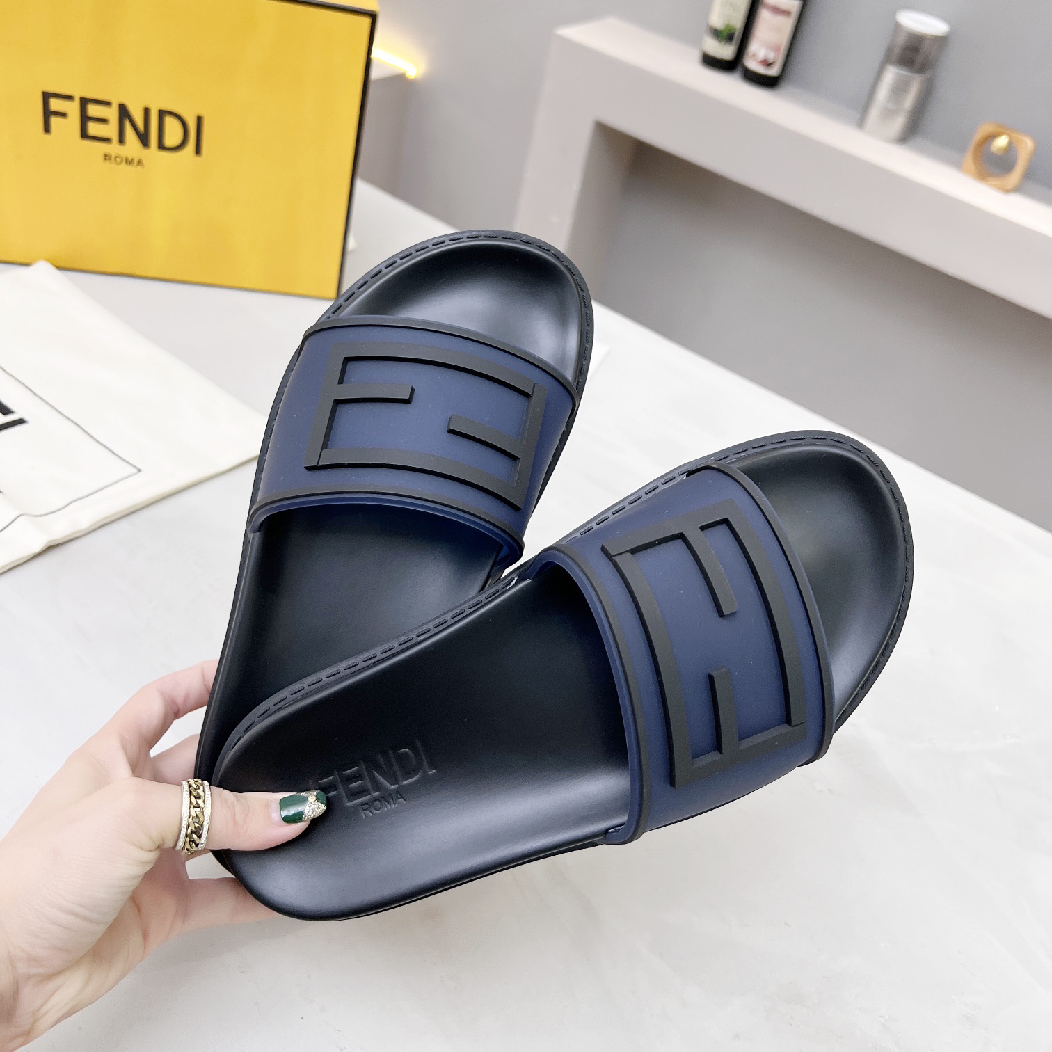 Fendi Baguette Slides - EUR FASHION