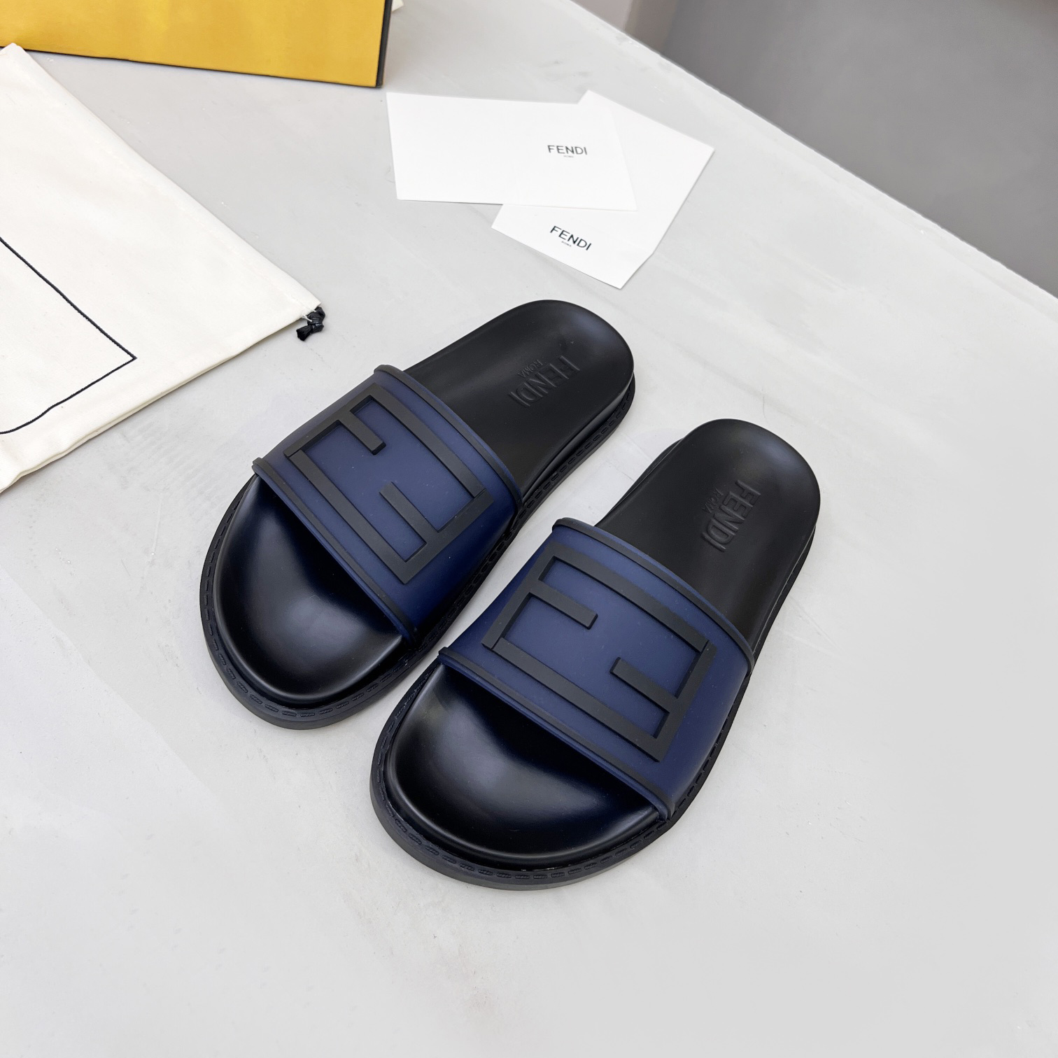 Fendi Baguette Slides - EUR FASHION