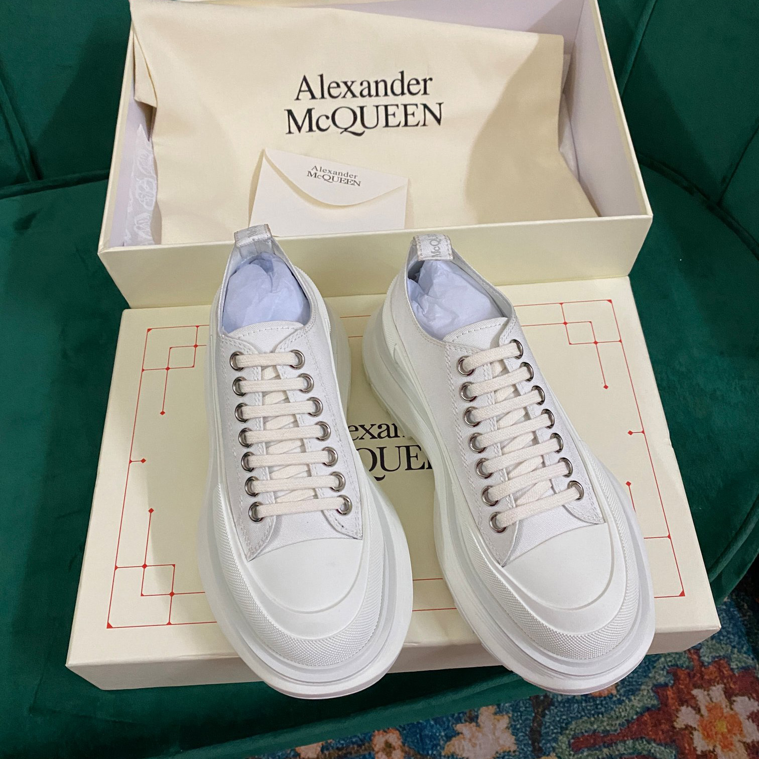 Alexander Mqueen Women's Tread Slick Lace Up In White - EUR FASHION