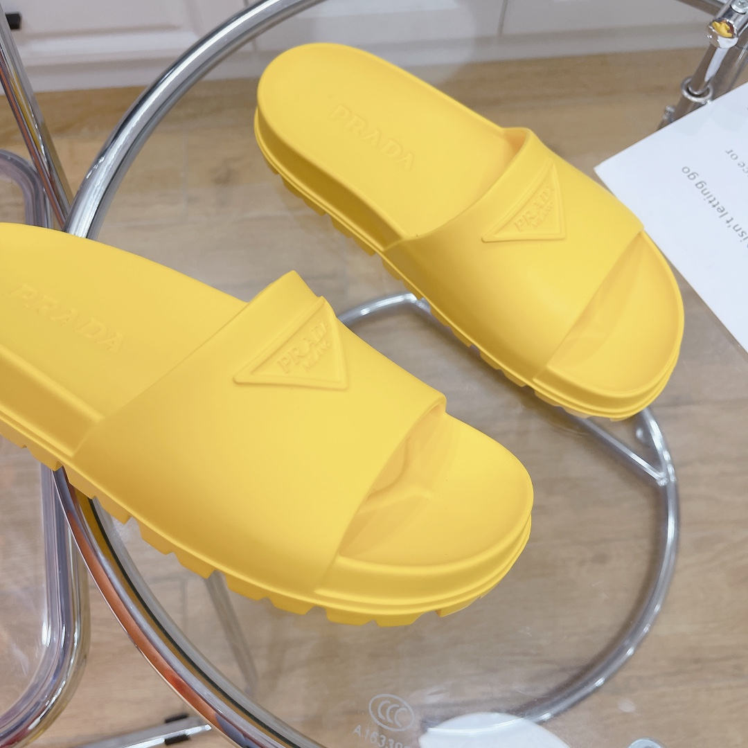 Prada Rubber Slides - EUR FASHION