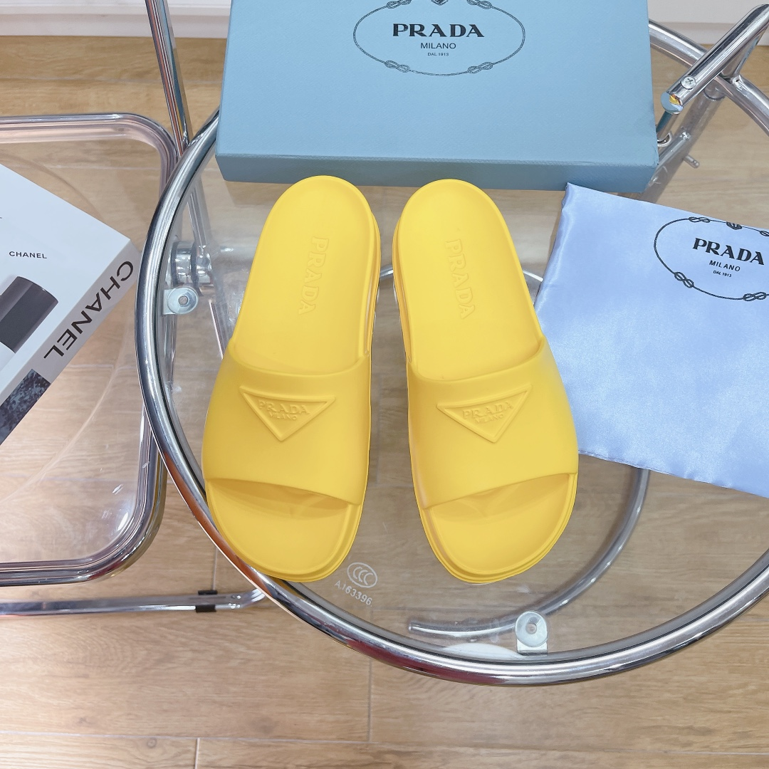 Prada Rubber Slides - EUR FASHION