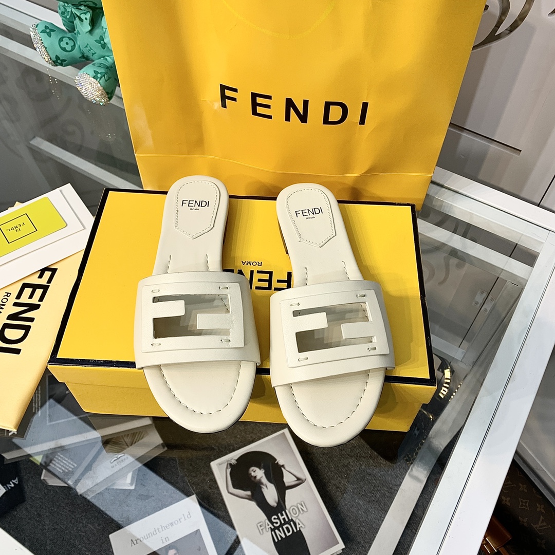 Fendi Signature Beige Leather Slides - EUR FASHION