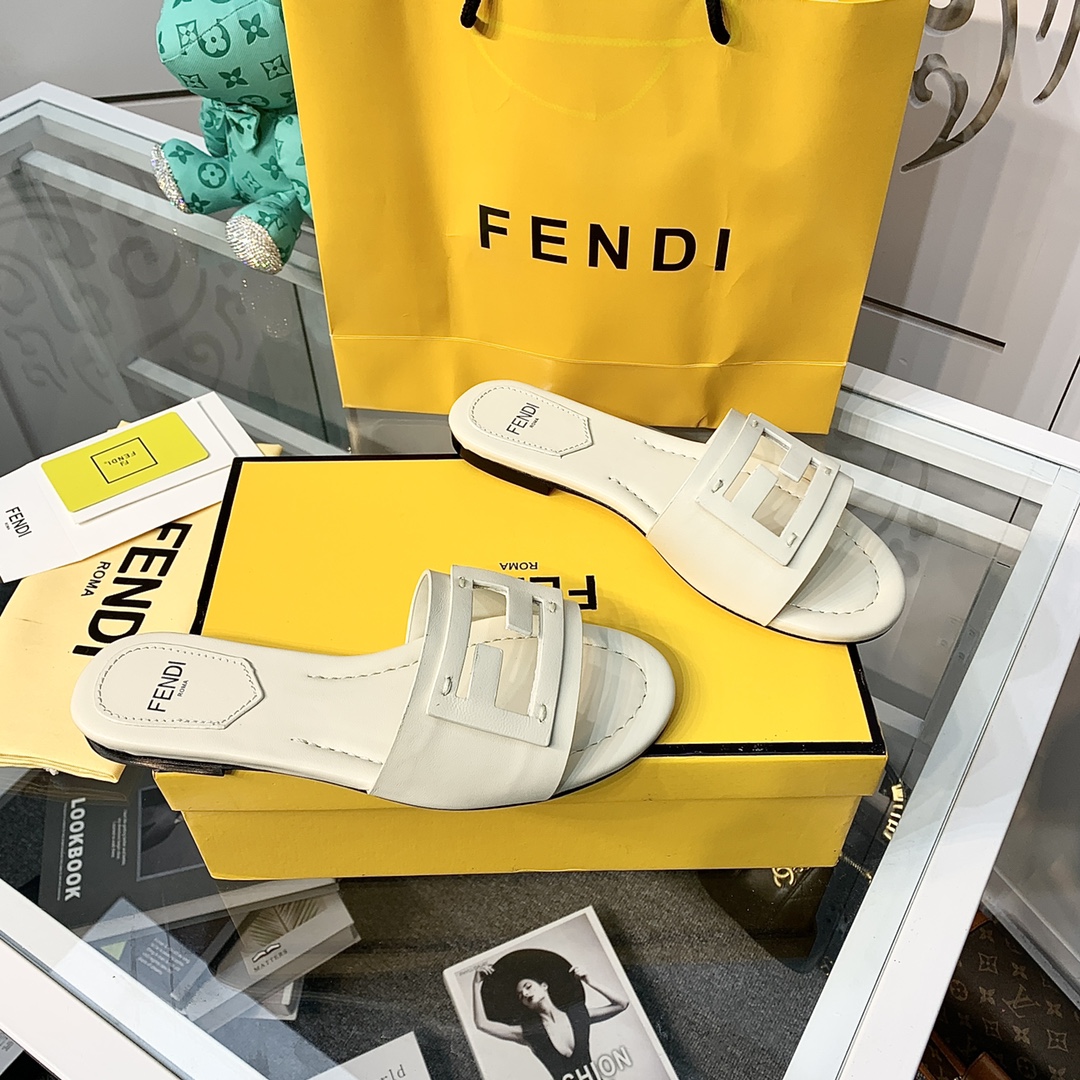 Fendi Signature Beige Leather Slides - EUR FASHION