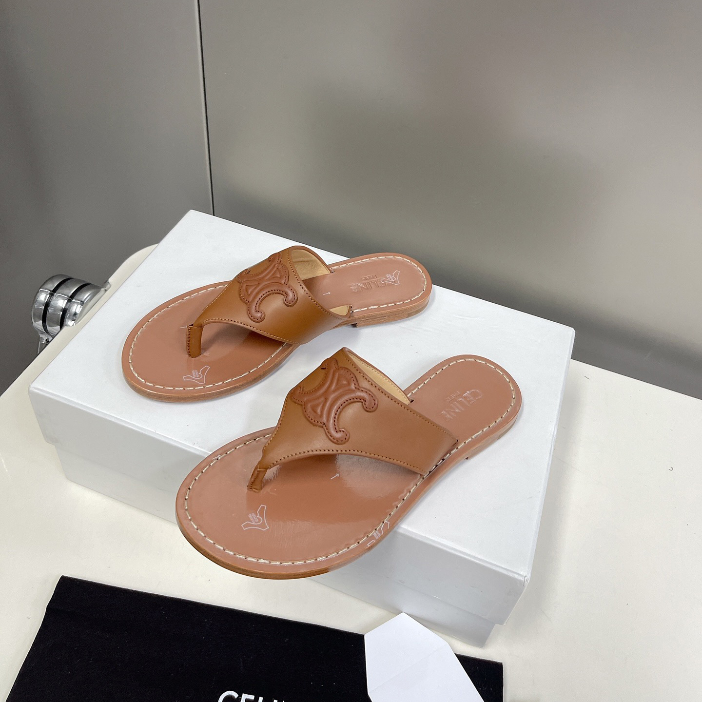 Celine Triomphe Flat Thong In Calfskin Tan - EUR FASHION