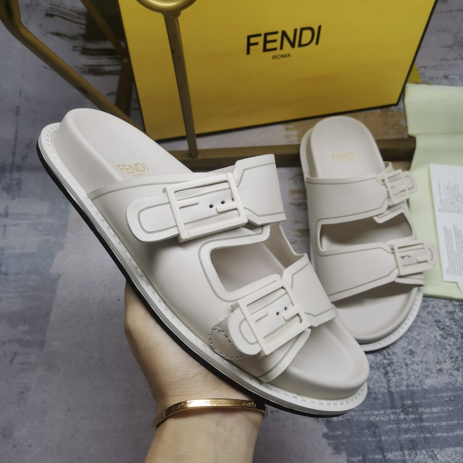 Fendi Feel WhiteFF Fabric Slides - EUR FASHION