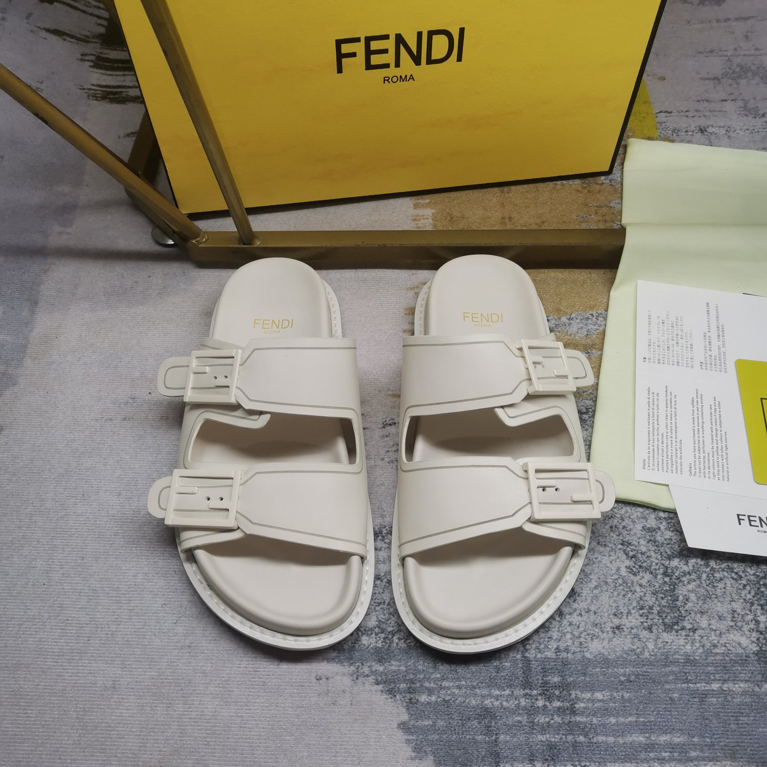 Fendi Feel WhiteFF Fabric Slides - EUR FASHION