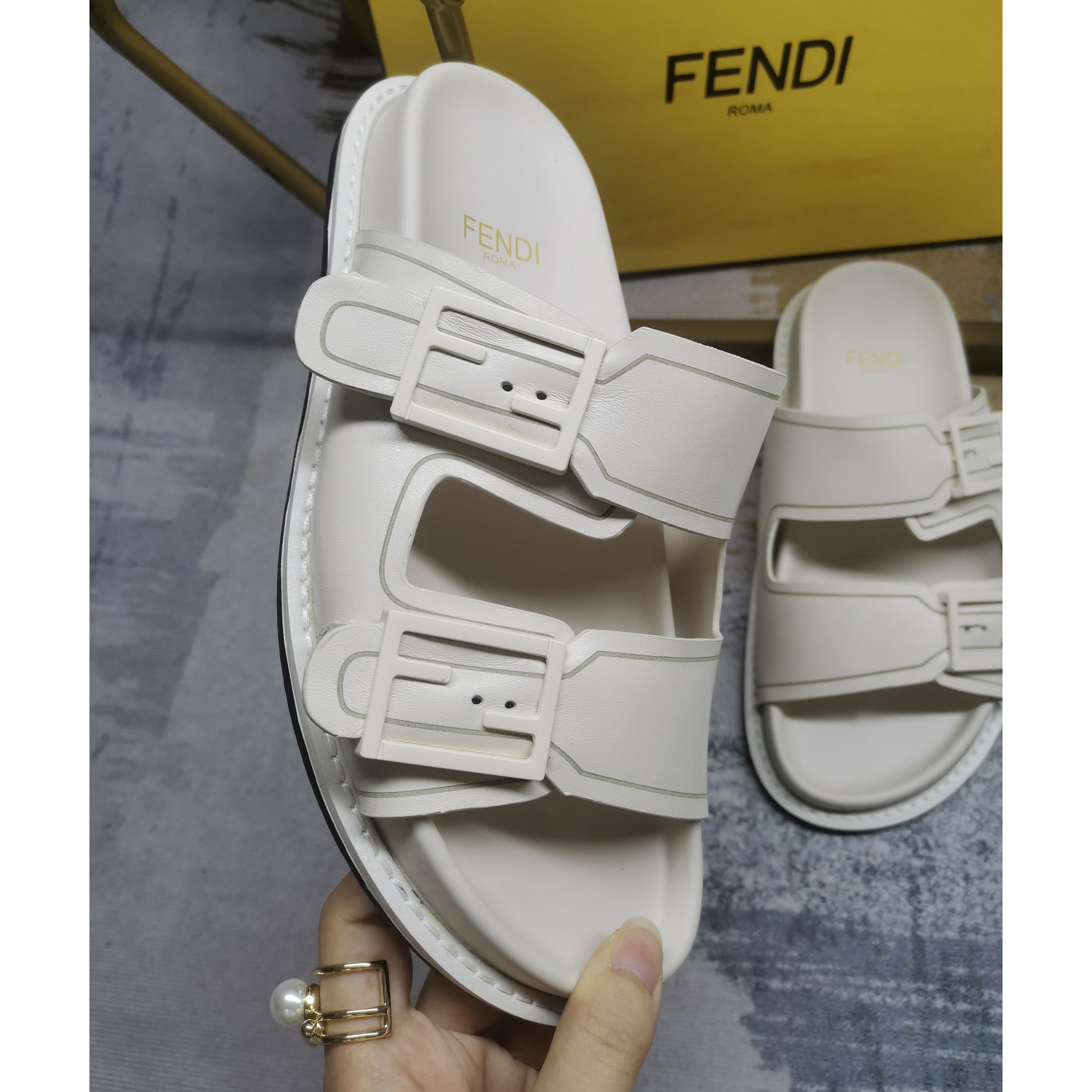 Fendi Feel WhiteFF Fabric Slides - EUR FASHION