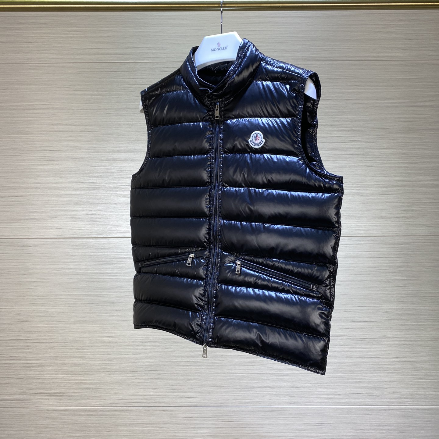 Moncler Vest In black - EUR FASHION