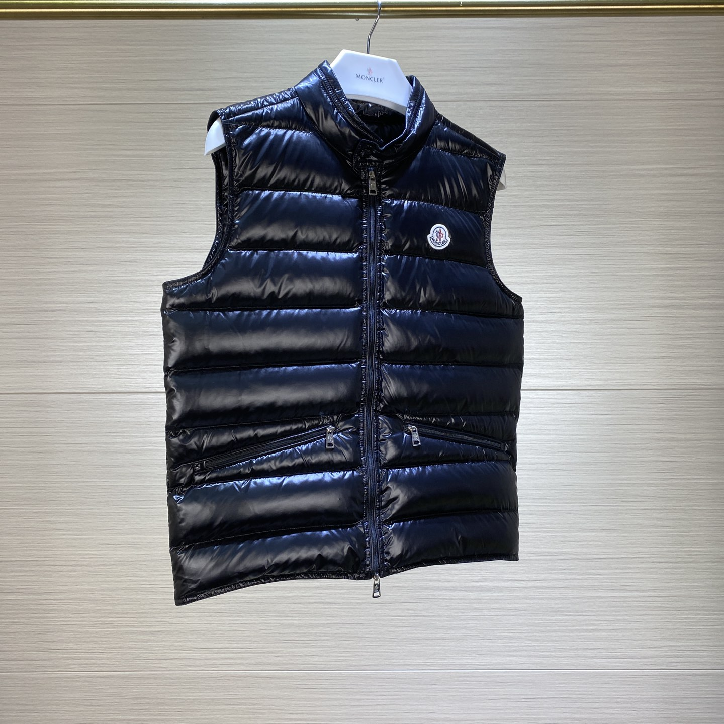 Moncler Vest In black - EUR FASHION