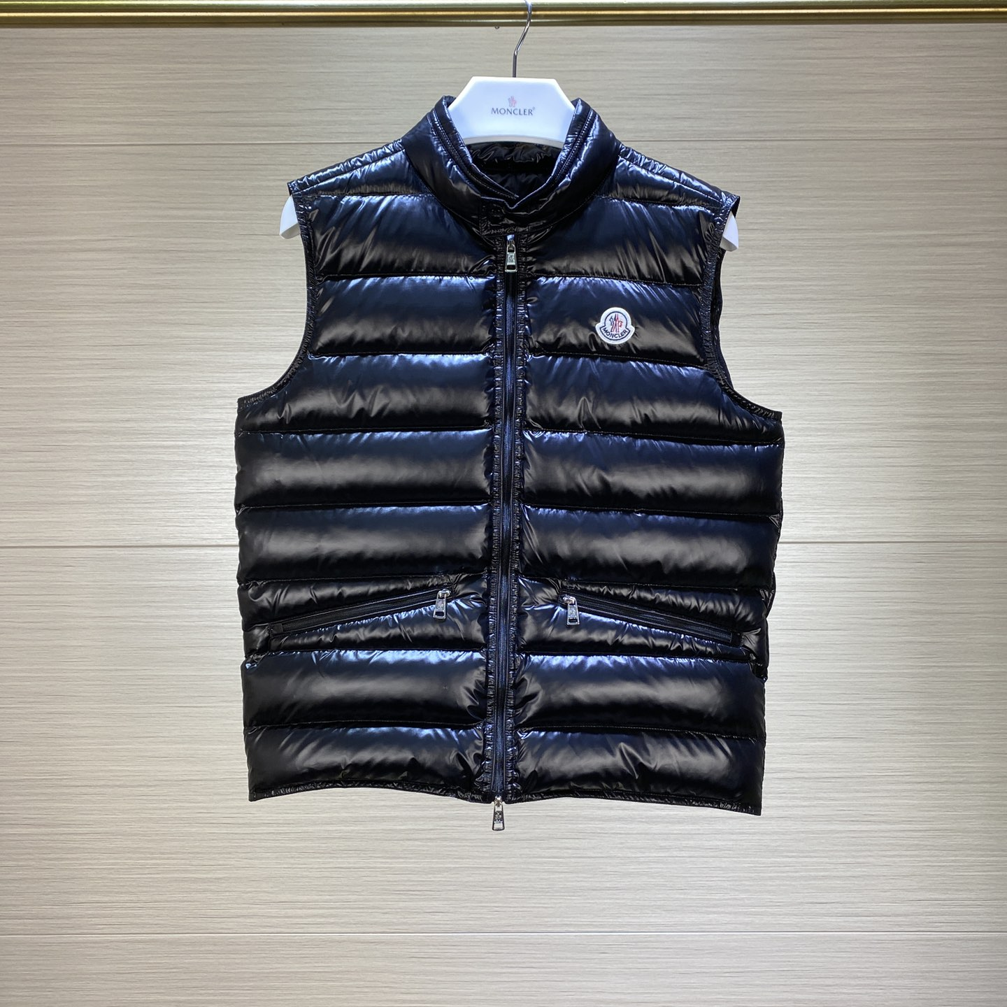 Moncler Vest In black - EUR FASHION