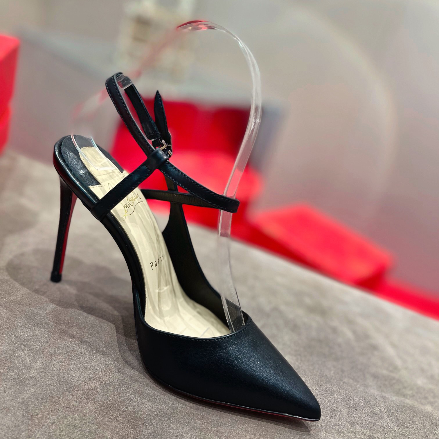 Christian Louboutin Jenlove  - EUR FASHION