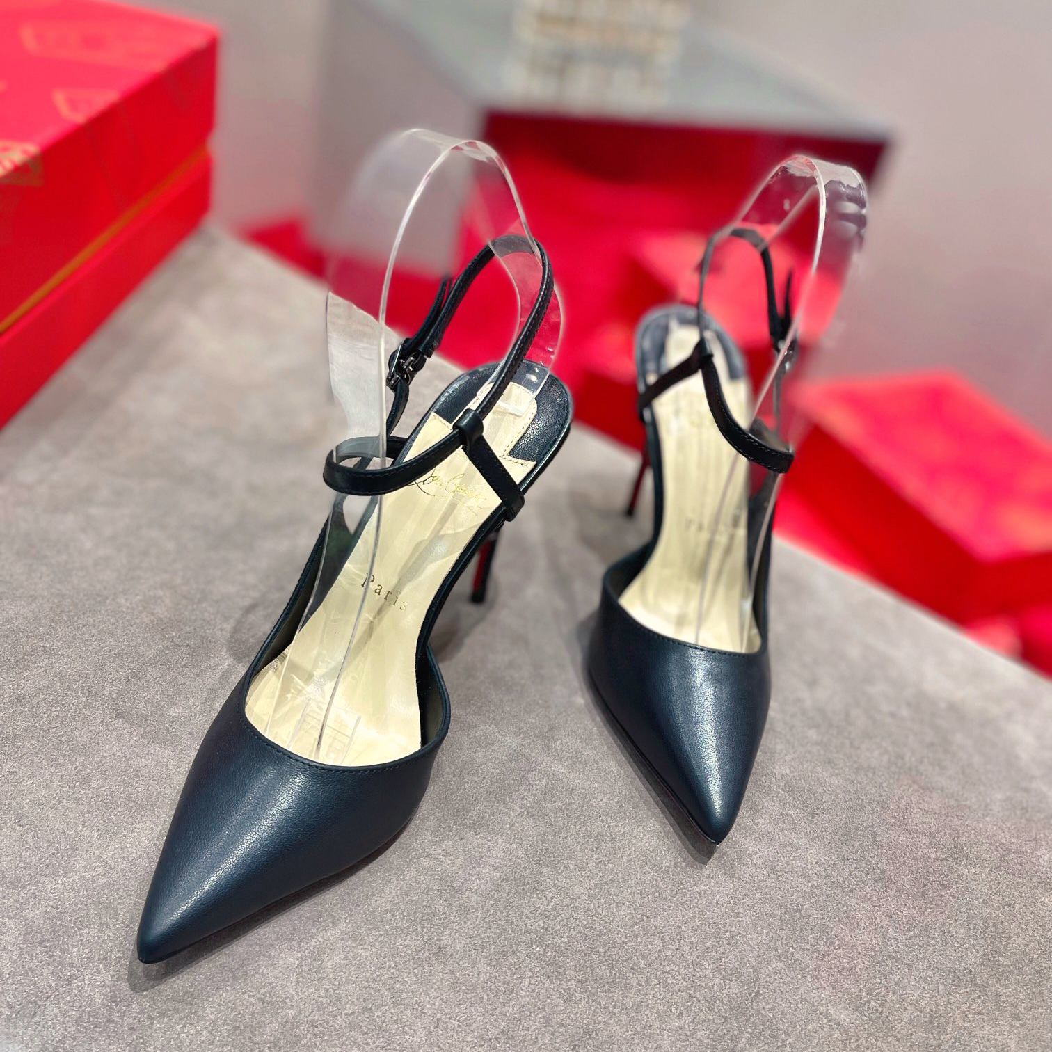 Christian Louboutin Jenlove  - EUR FASHION