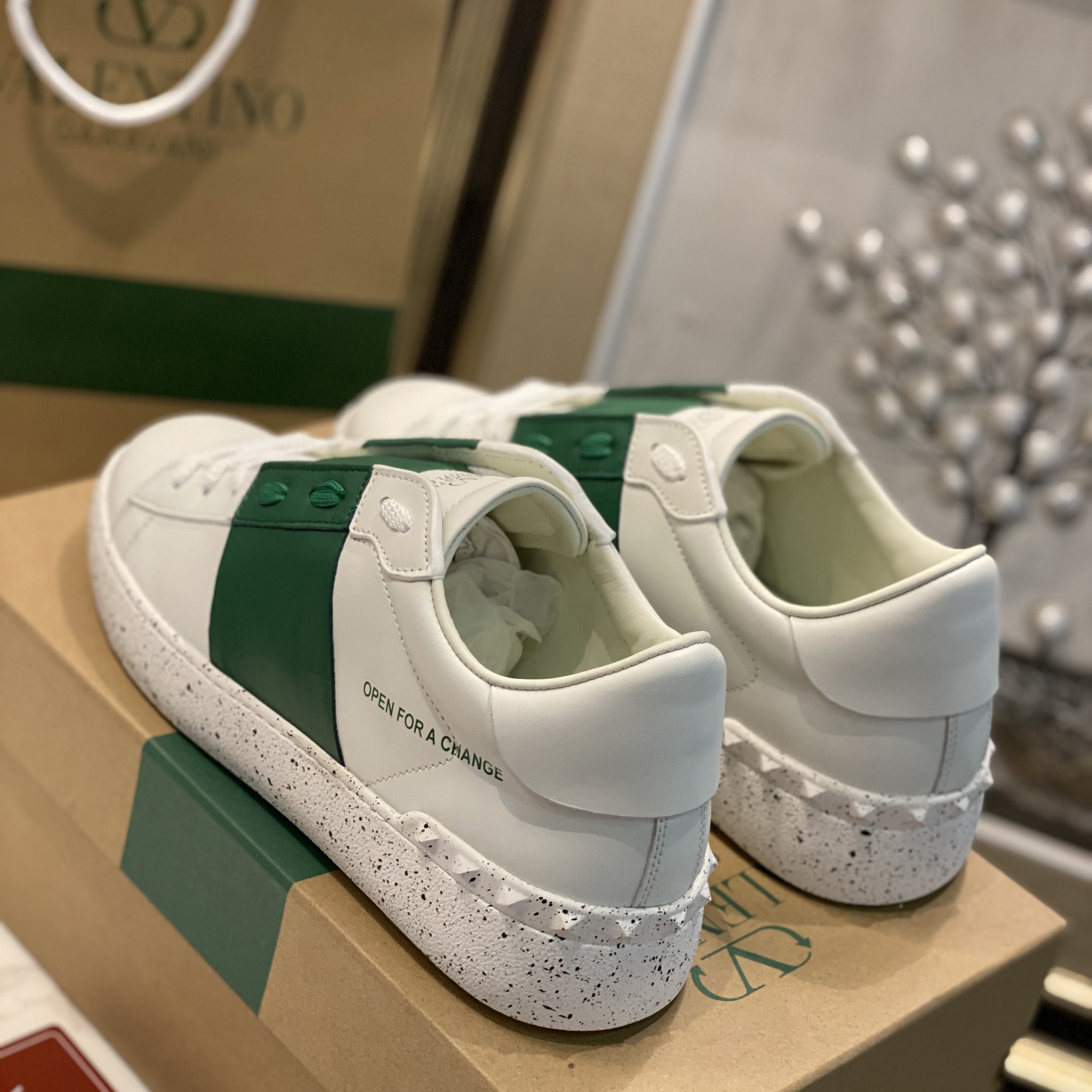 Valenti Open For A Change Sneaker In Bio-Based Material In White/Green - EUR FASHION