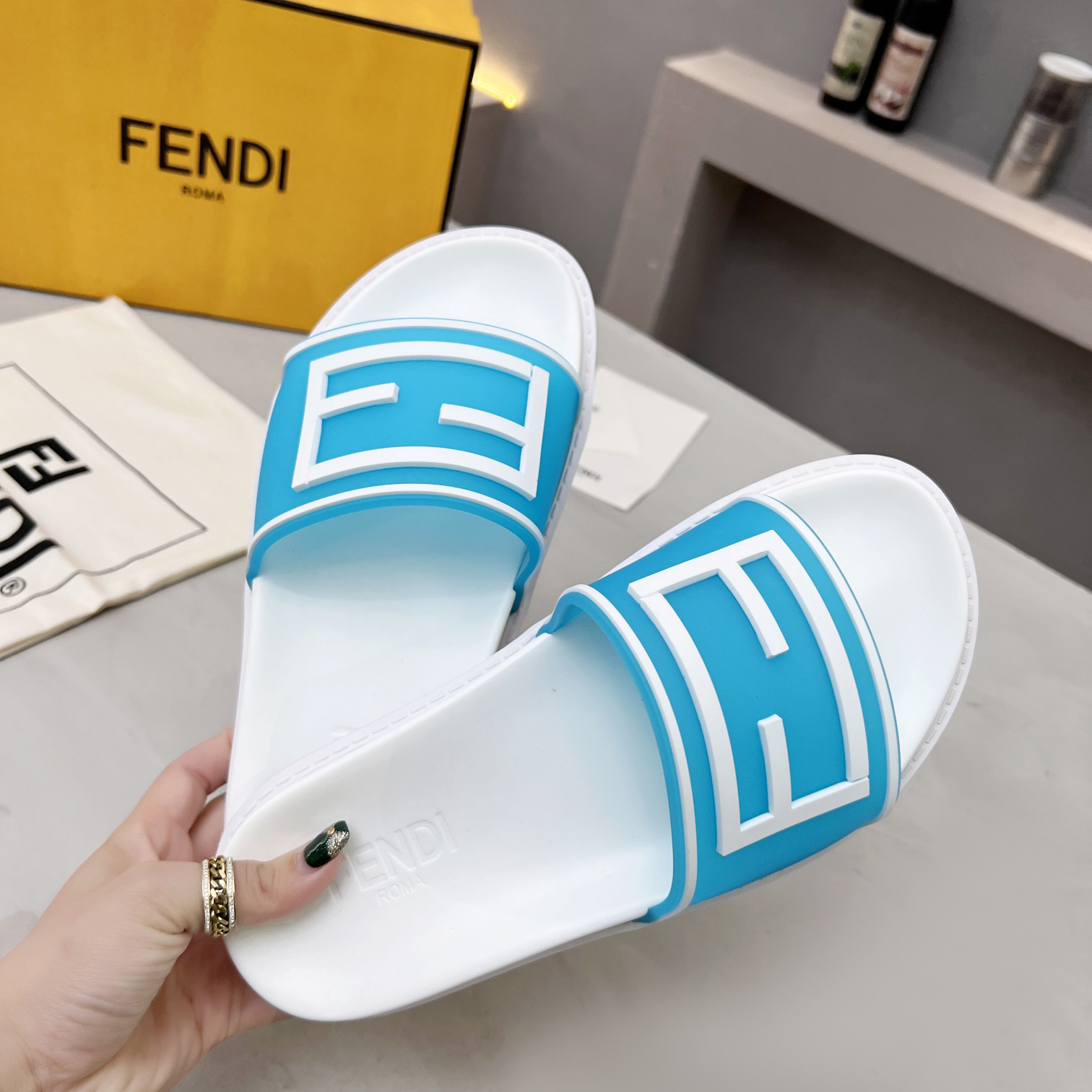 Fendi Baguette Slides - EUR FASHION