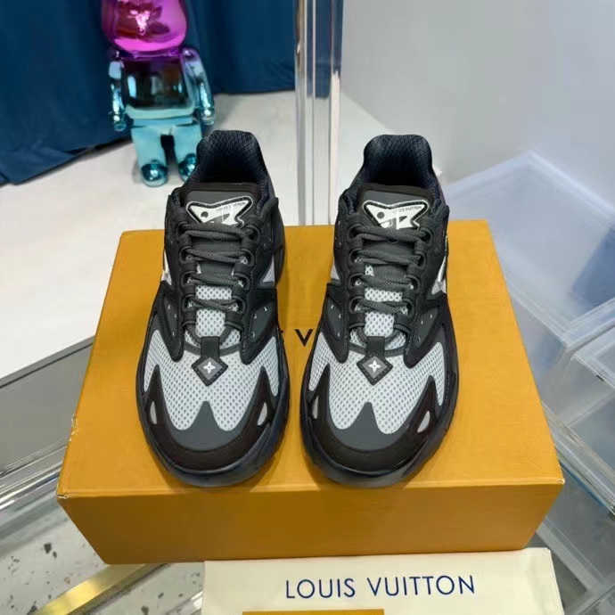 Louis Vuitton Runner Tatic Sneaker(Upon UK Size) - EUR FASHION