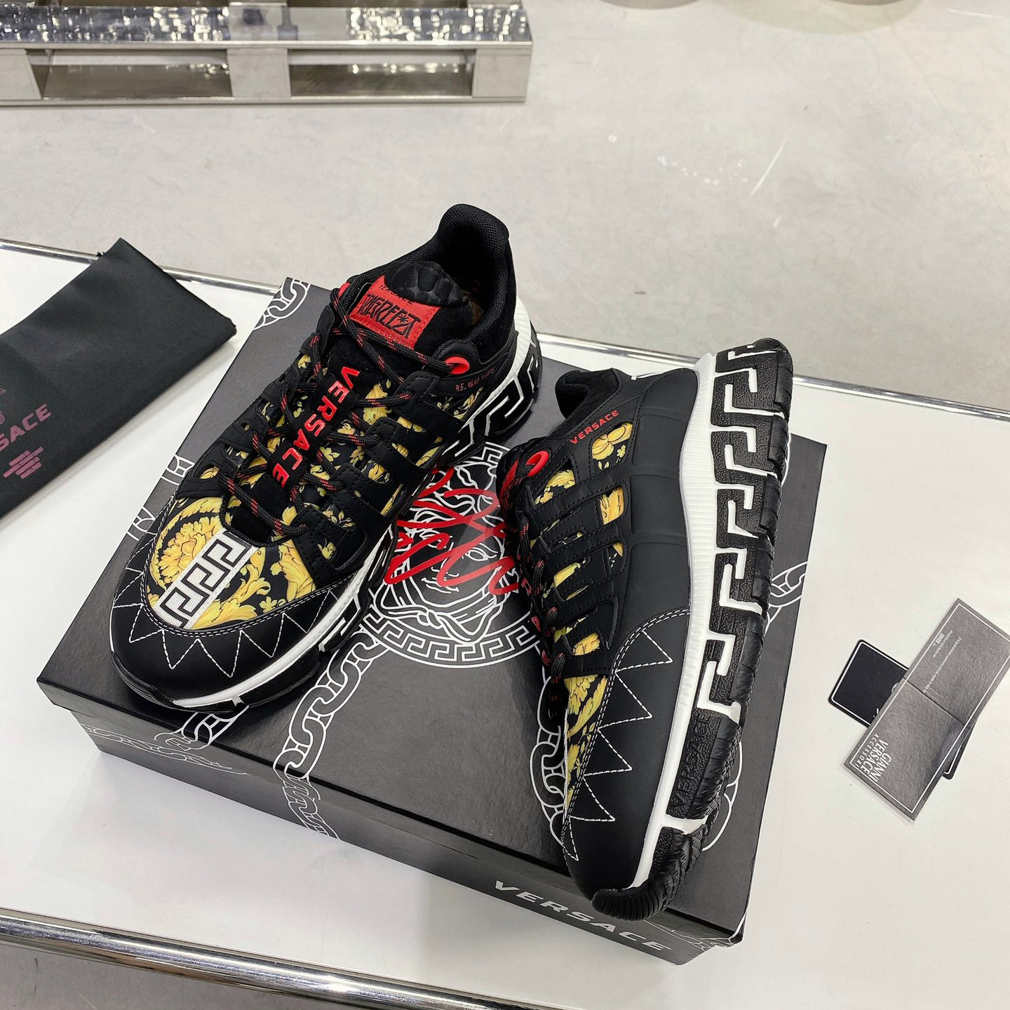 Versace Trigreca Sneakers  - EUR FASHION