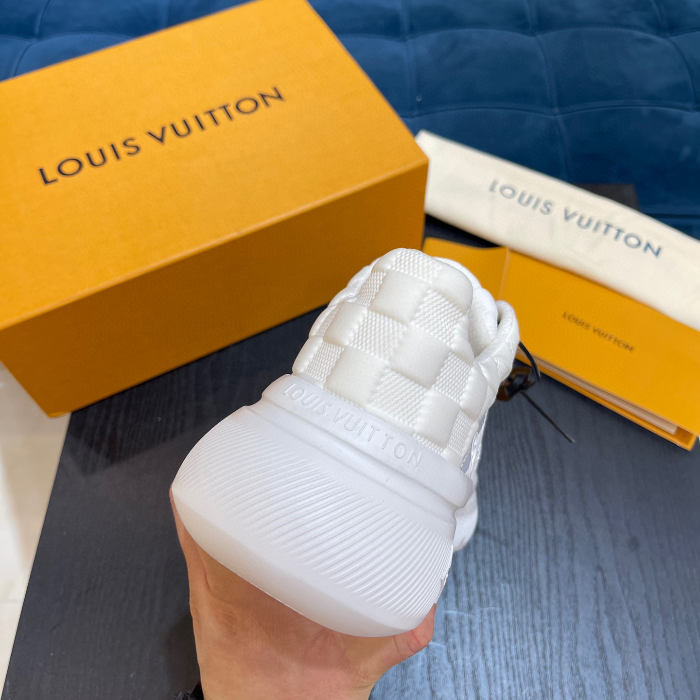 Louis Vuitton Show Up Sneaker    1A9JR3 - EUR FASHION