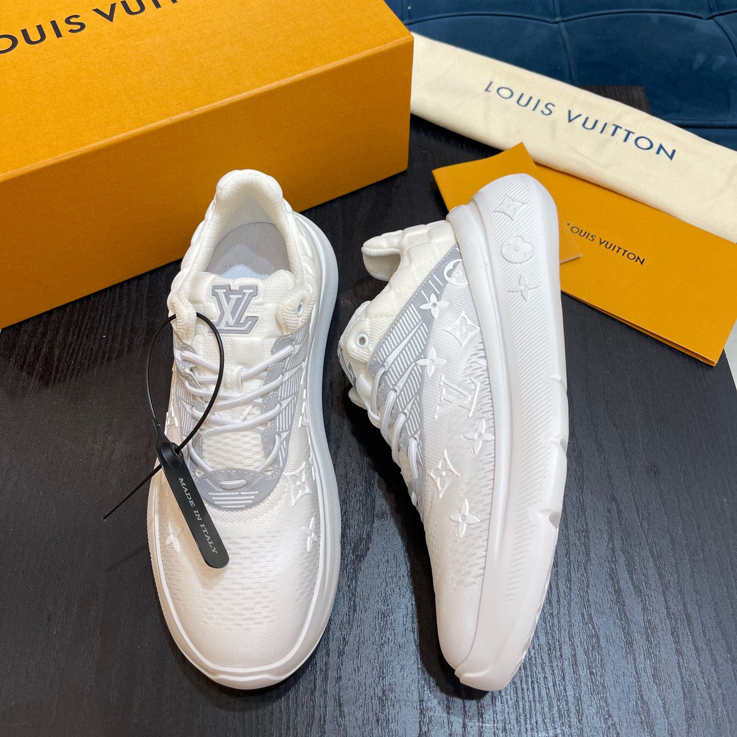 Louis Vuitton Show Up Sneaker    1A9JR3 - EUR FASHION