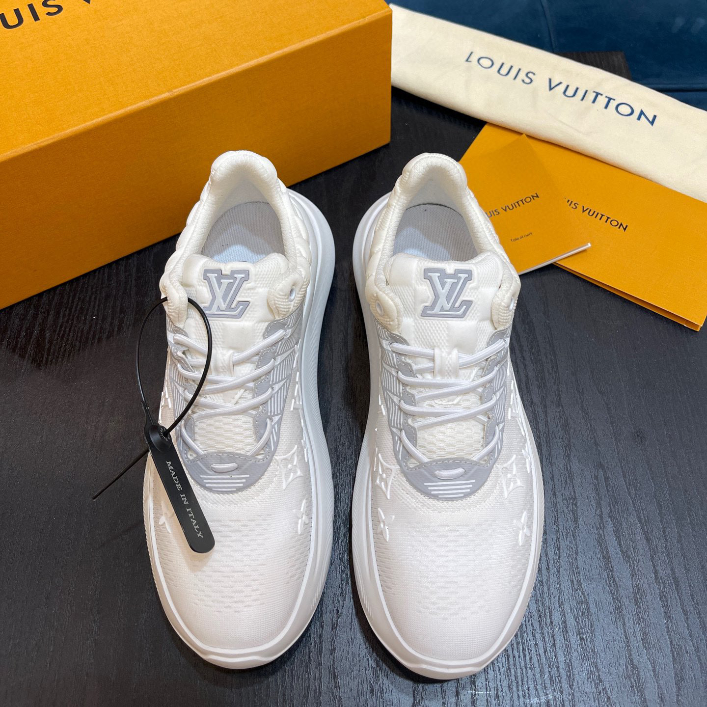 Louis Vuitton Show Up Sneaker    1A9JR3 - EUR FASHION