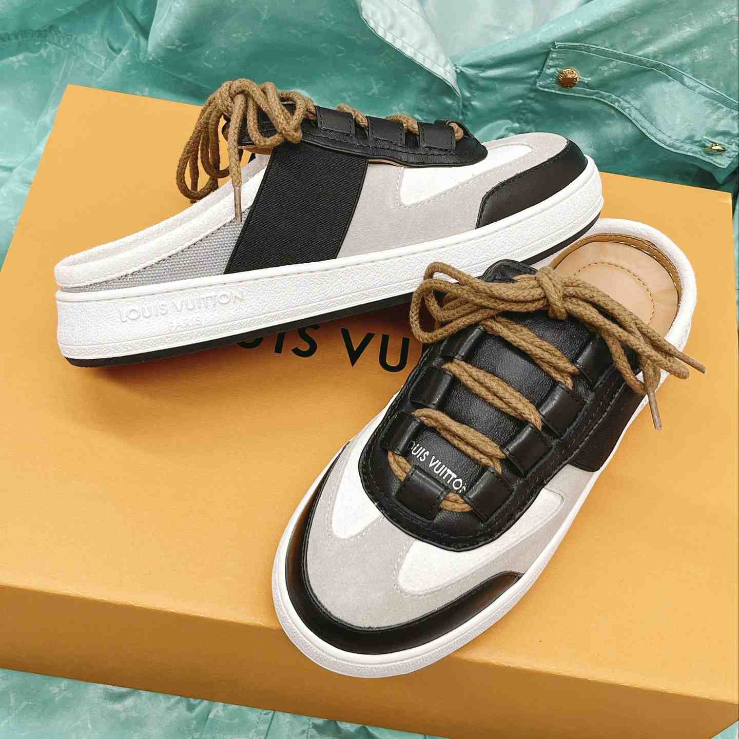 Louis Vuitton Lous Open Back Sneaker    1AAOO2 - EUR FASHION