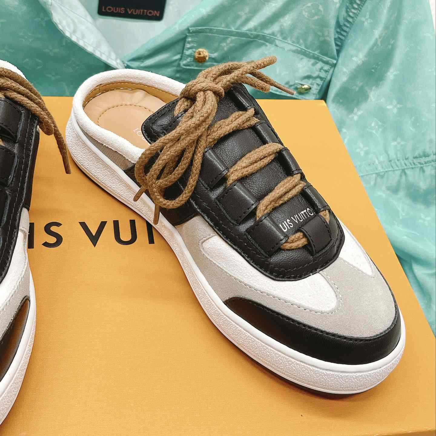 Louis Vuitton Lous Open Back Sneaker    1AAOO2 - EUR FASHION