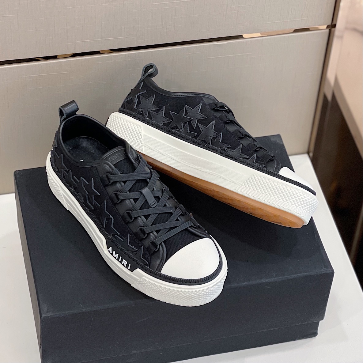 Amiri Stars Court Low Top Sneaker - EUR FASHION