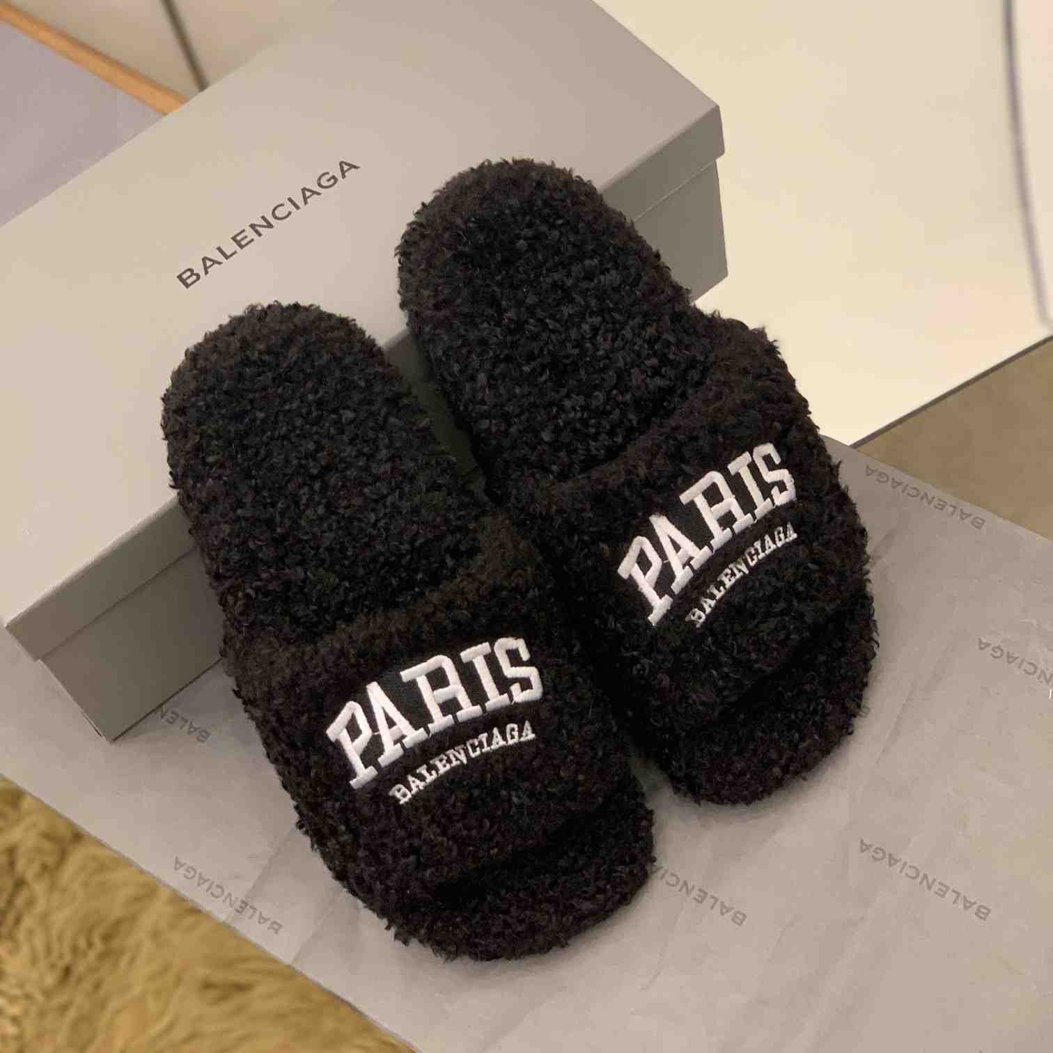 Balenciaga Cities Paris Furry Slide Sandal  - EUR FASHION