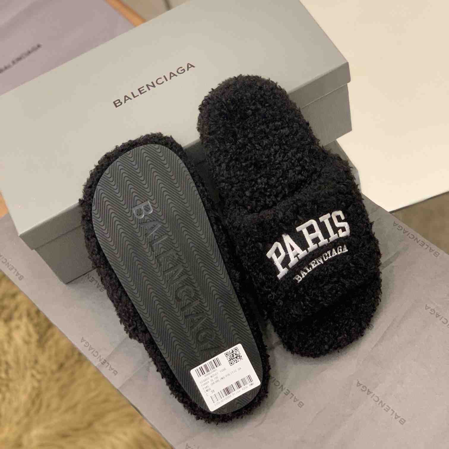 Balenciaga Cities Paris Furry Slide Sandal  - EUR FASHION