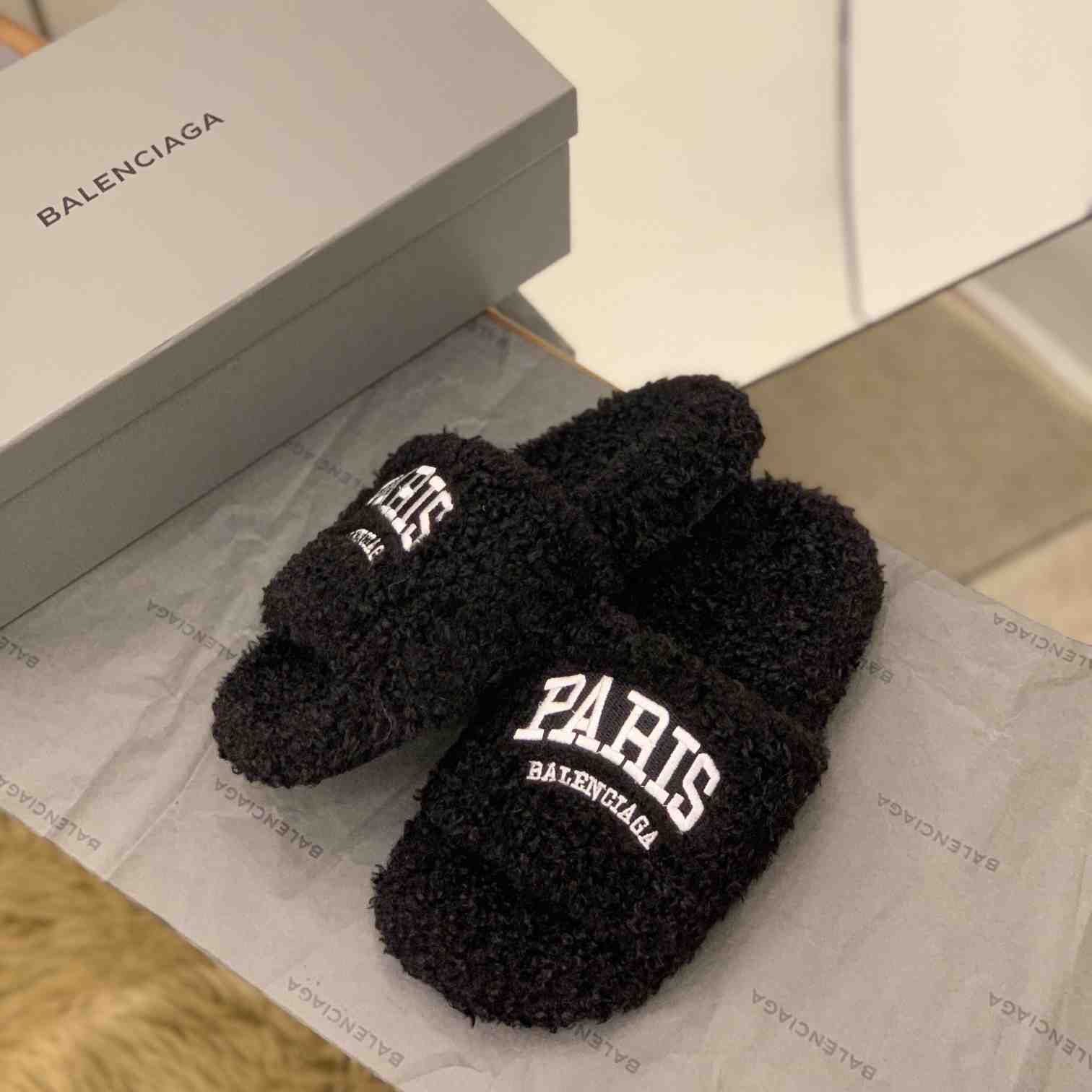 Balenciaga Cities Paris Furry Slide Sandal  - EUR FASHION