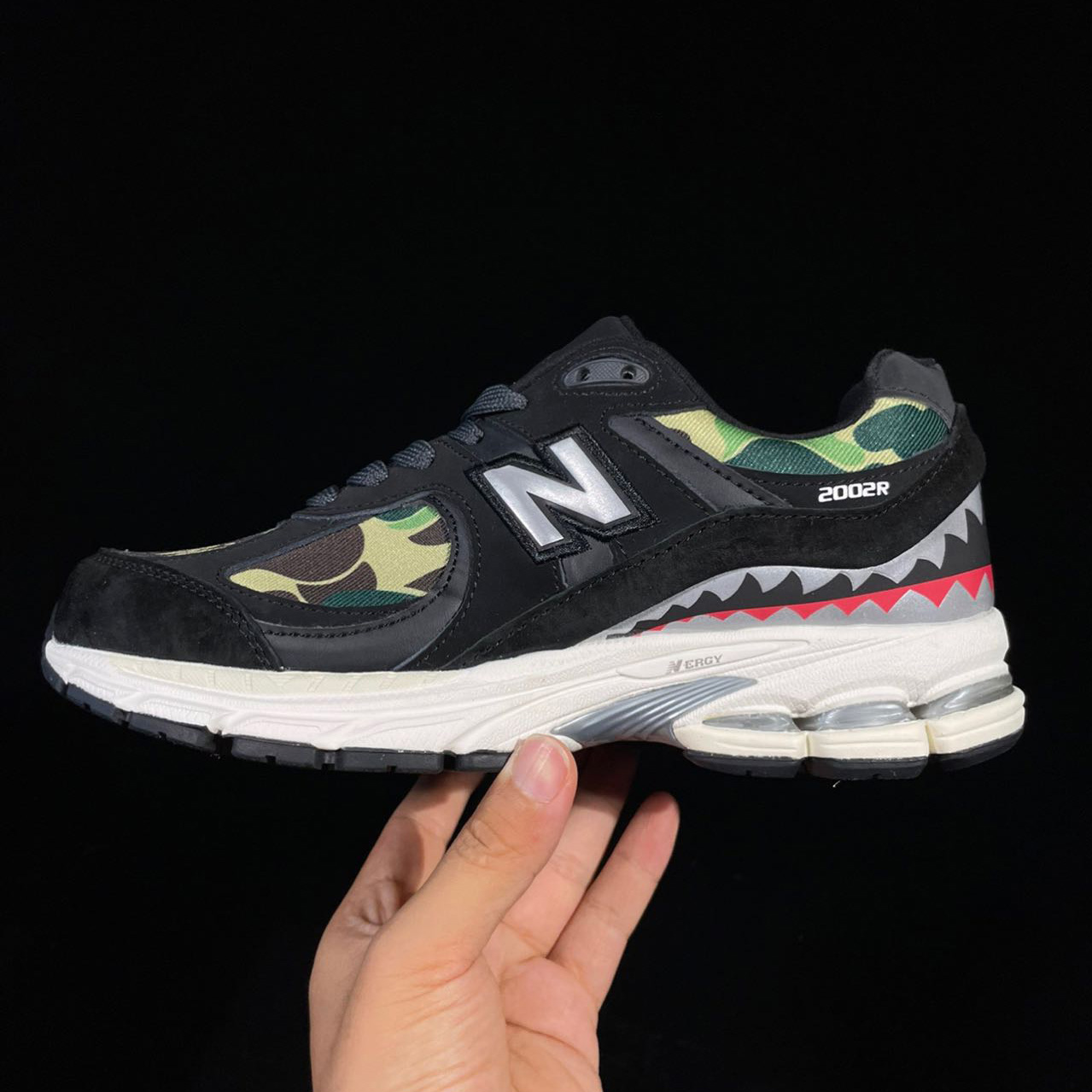 New Balance 2002R x Bape Sneakers             M2002RBF  - EUR FASHION