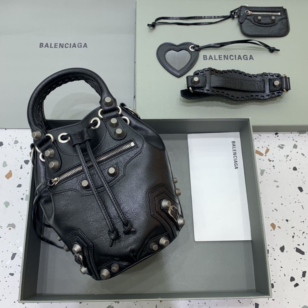 Balenciaga Le Cagole Small Bucket Bag In Black Arena Lambskin, Aged-Silver Hardware(30-22.9-17cm) - EUR FASHION